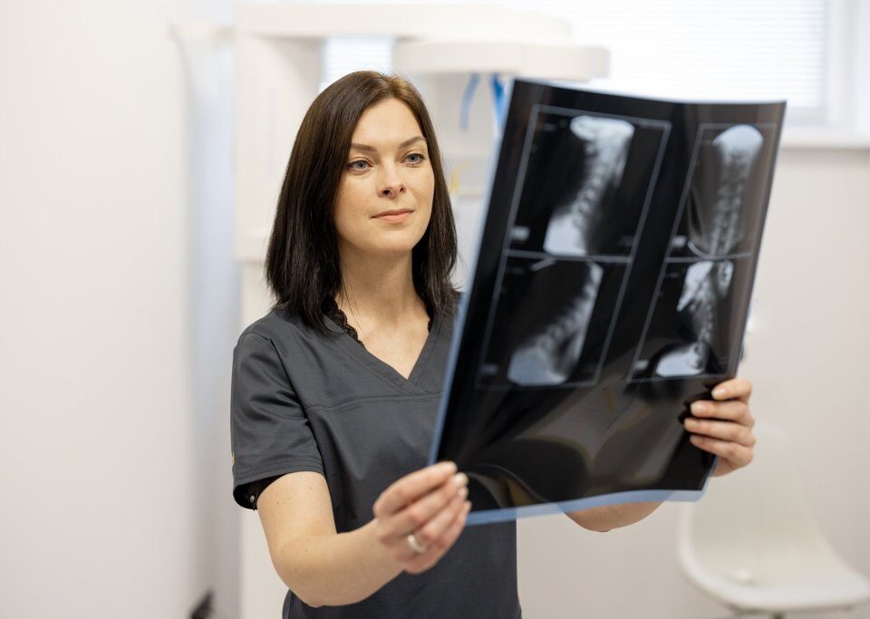 Benefits of Seeing a Private Spine Surgeon